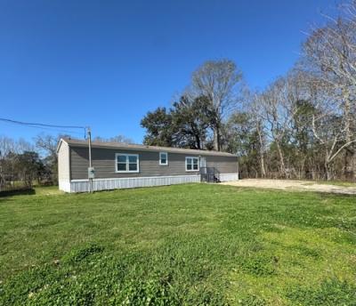 Photo 2 of 15 of home located at 6641 Highway 308 Belle Rose, LA 70341