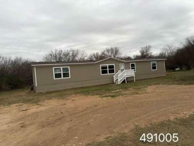 Mobile Home at 585 County Rd 6753 Devine, TX 78016