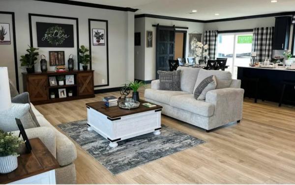 2022 Clayton 32EZL32724BH22 Mobile Home