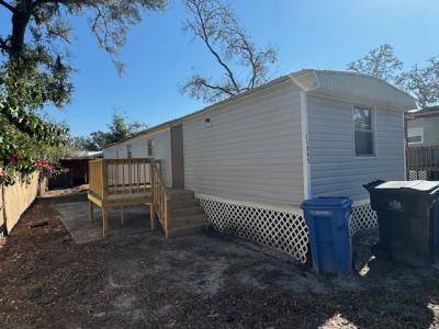 Photo 2 of 8 of home located at 11611 Sir Lawrence Court, Site 108 Thonotosassa, FL 33592