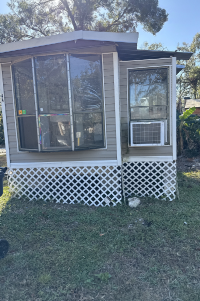 Mobile Home at 11611 Sir Lawrence Court, Site 44 Thonotosassa, FL 33592