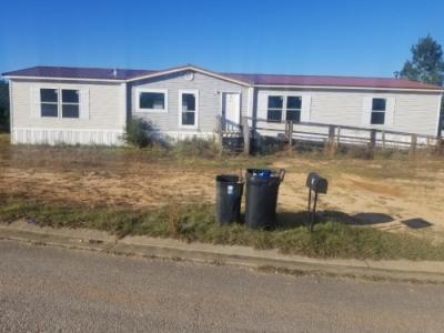 Mobile Home at 15 Little Beaver Ln McHenry, MS 39561