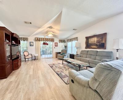 Photo 4 of 14 of home located at 3504 Hayes Bayou Drive Ruskin, FL 33570