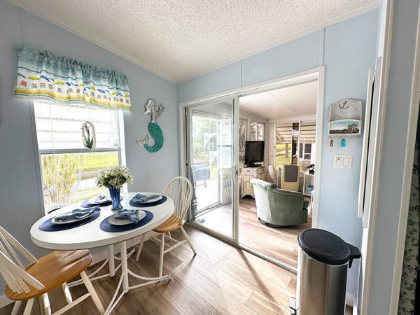 1998 Palm Harbor Manufactured Home
