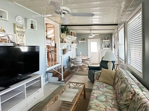 1985 Krop Manufactured Home
