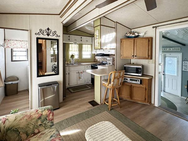 1985 Krop Manufactured Home
