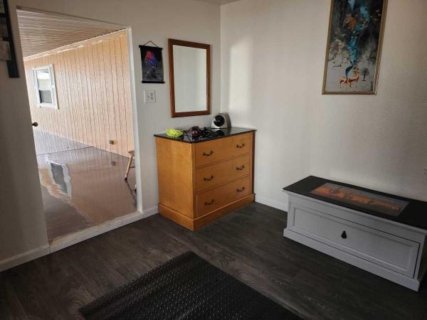 1987 KAUFMAN & BROAD Singlewide Mobile Home