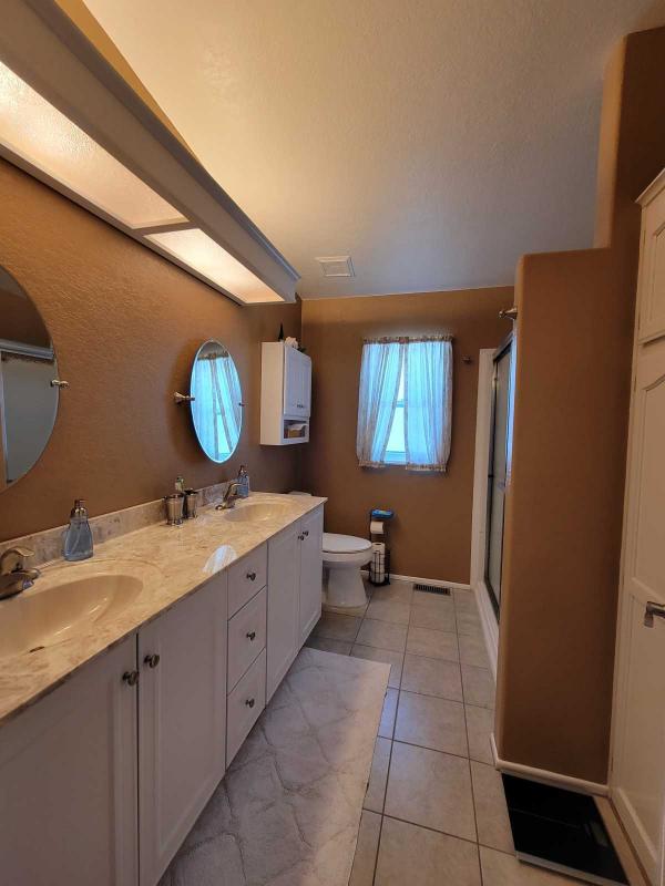 1998 HALLMARK Mobile Home