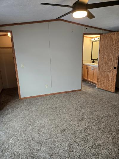 Mobile Home at 38070 Joplin Dr Clinton Township, MI 48036