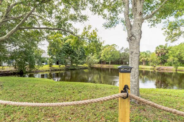 1985 Palm Harbor Manufactured Home