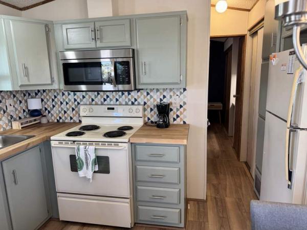 1988 Schult Manufactured Home