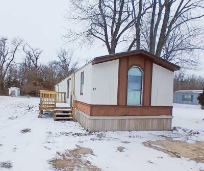 Mobile Home at 57 Deerwood Park, Centralia, IL 62801