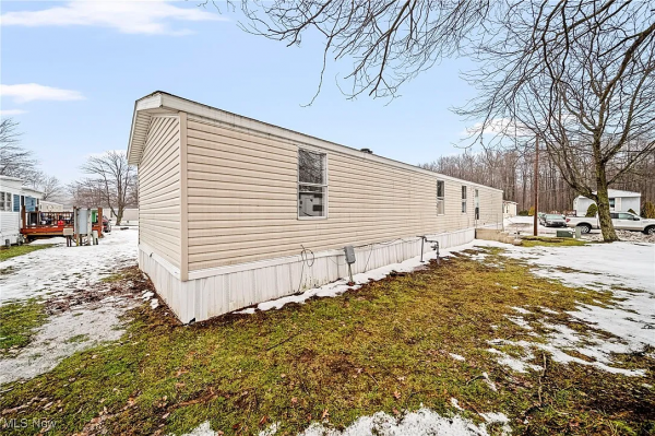 1999 Oakwood Manufactured Home