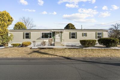 Photo 2 of 27 of home located at 7 Hemlock Road Southington, CT 06489