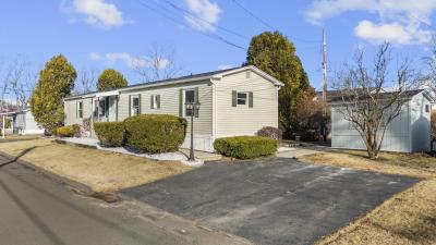 Photo 3 of 27 of home located at 7 Hemlock Road Southington, CT 06489