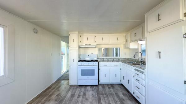 1985 Skyline KLW1401SA Mobile Home