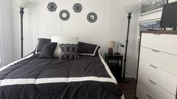 1990 Chandeleur Manufactured Home