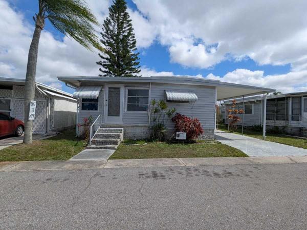 Photo 1 of 2 of home located at 2505 East Bay Dr., Lot 210 Largo, FL 33771