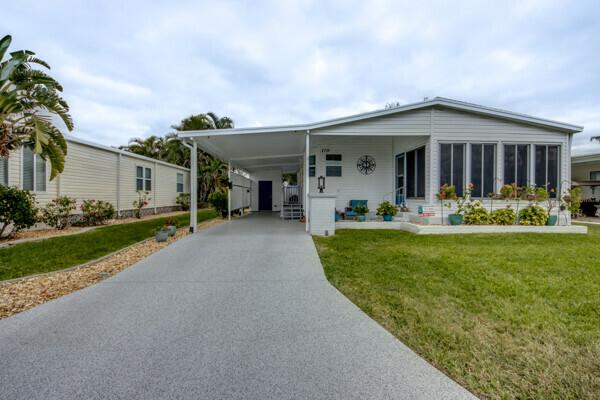 Photo 1 of 2 of home located at 110 Wecuwa Dr. Fort Myers, FL 33912