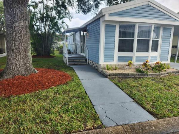1986 CLAR Manufactured Home