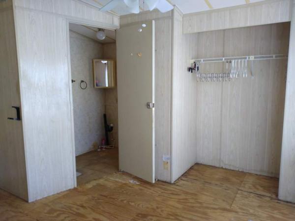 1986 Champion Manufactured Home