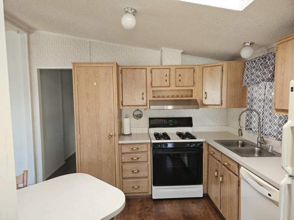1992 Schult Manufactured Home