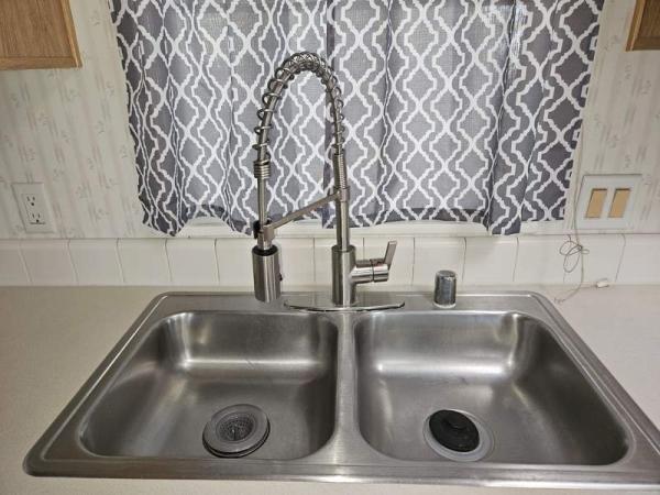 1992 Schult Manufactured Home