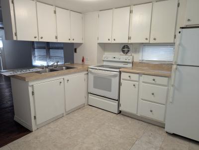 Photo 4 of 8 of home located at 1008 52nd Avenue Blvd W Bradenton, FL 34207