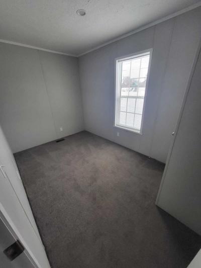 Photo 3 of 5 of home located at 113 Eastwood Dr Zanesville, OH 43701