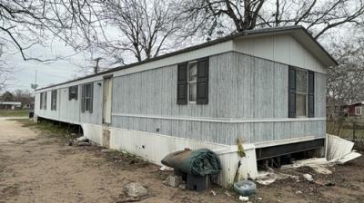 Mobile Home at 613 Ave K Poteet, TX 78065