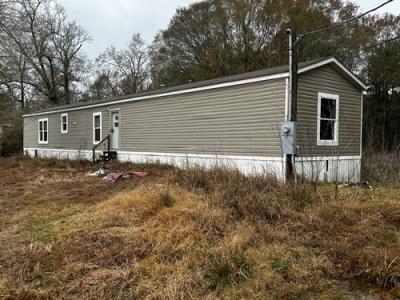 Mobile Home at 10785 Oakridge St Lumberton, TX 77657