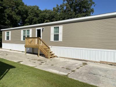 Mobile Home at 21549 Lakeview Dr., #333 Warrenton, MO 63383