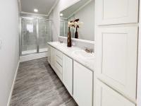 Oak Creek J68EP8 Manufactured Home
