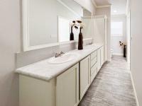Oak Creek J68EP8 Manufactured Home