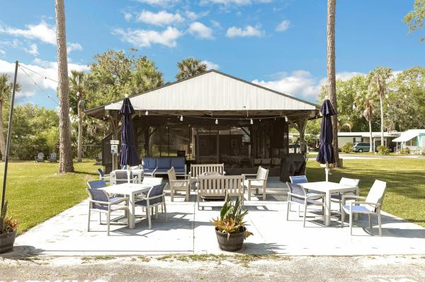 1984 Palm Harbor Manufactured Home