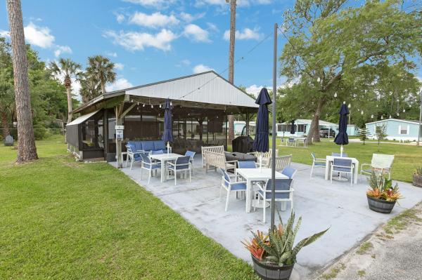 1984 Palm Harbor Manufactured Home