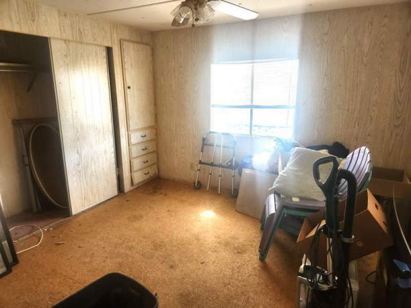 1981 Hillcrest Manufactured Home