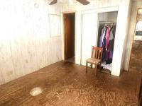 1981 Hillcrest Manufactured Home