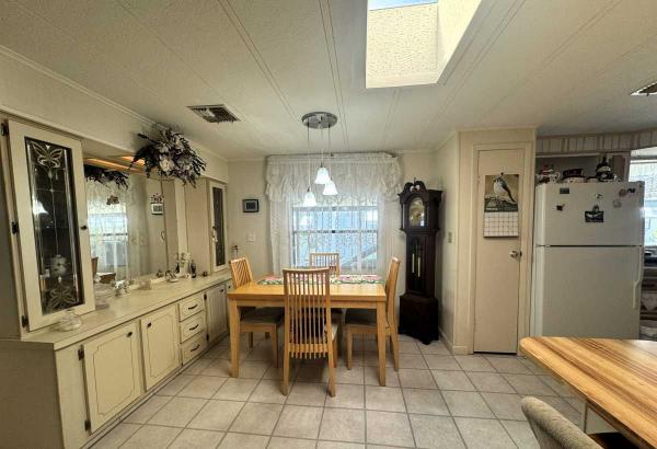 1984 Palm MH Mobile Home