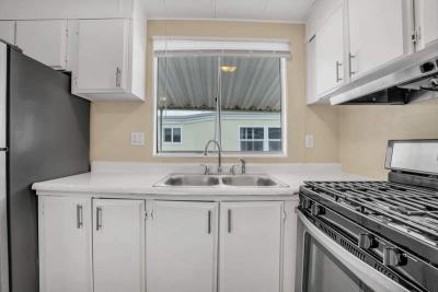 Photo 4 of 8 of home located at 224 2nd Avenue Pacifica, CA 94044