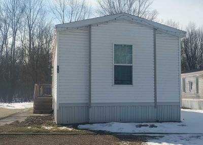 Mobile Home at 1145 Harmonia Rd Lot 65 Springfield, MI 49015