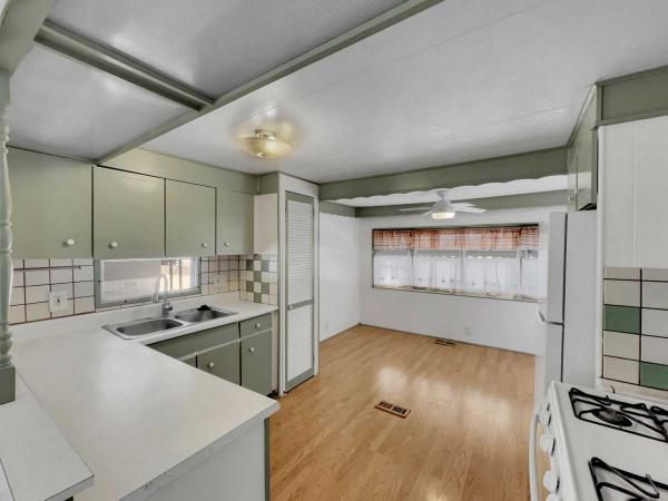 1970 Vindale Mobile Home