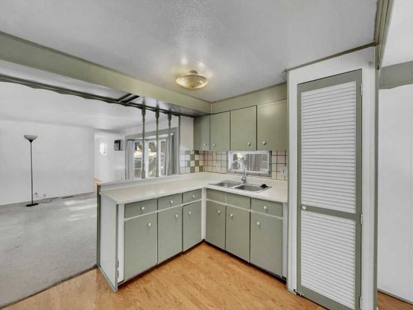 1970 Vindale Mobile Home