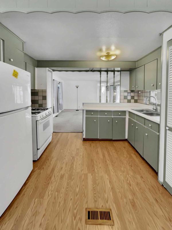 1970 Vindale Mobile Home