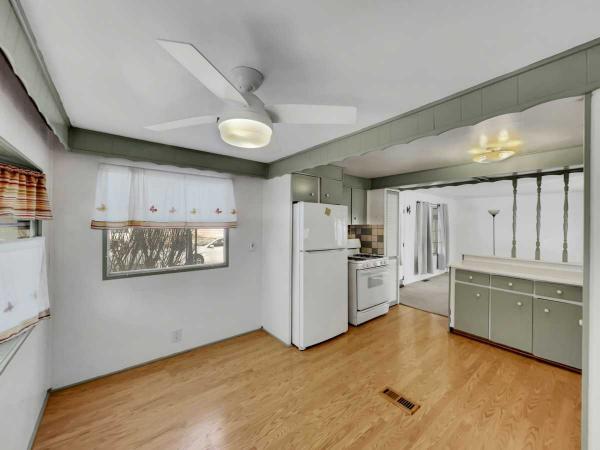 1970 Vindale Mobile Home