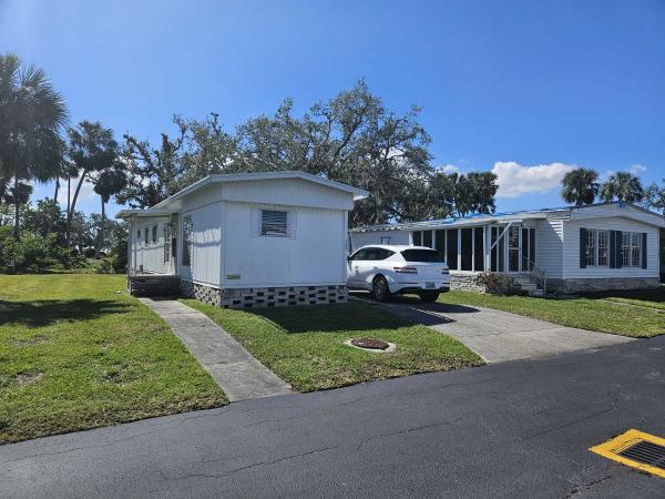1974 2BR/1BA Mobile Home