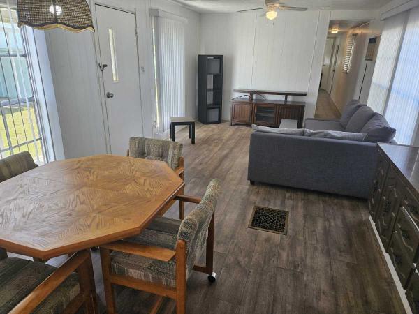 1974 2BR/1BA Mobile Home
