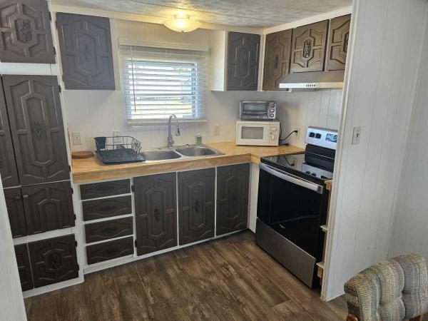 1974 2BR/1BA Mobile Home