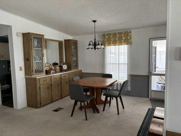 1986 Meri  2/2 Manufactured Home