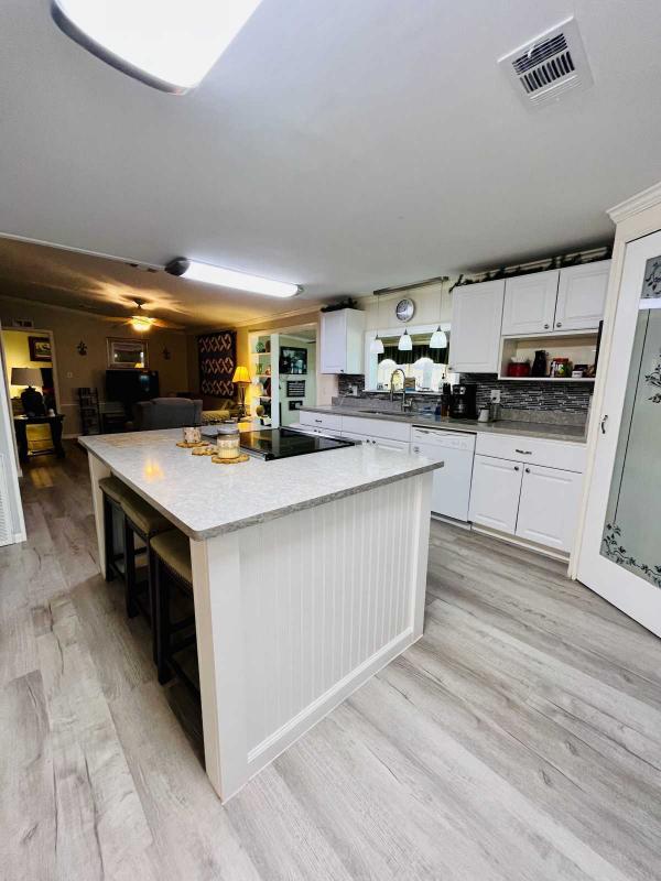 1985 Dutc Manufactured Home